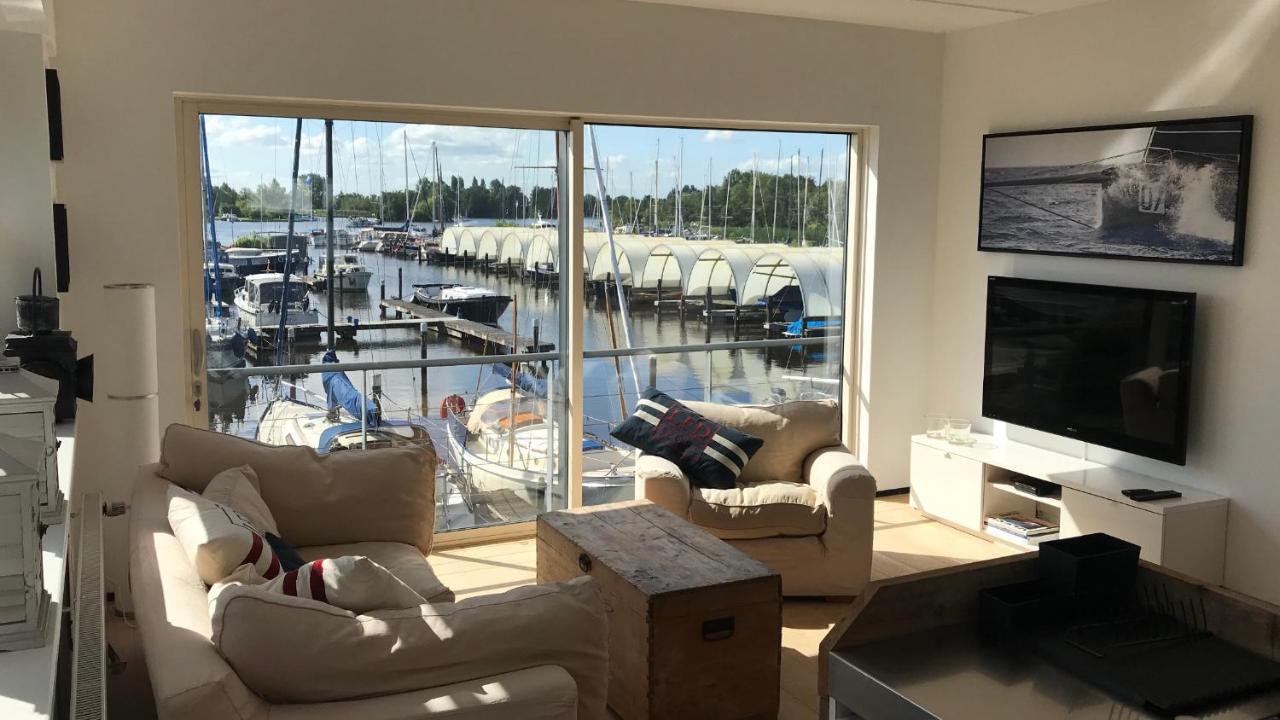 The Boathouse With Boat Villa Aalsmeer Exterior photo
